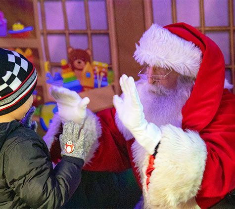 NightofLights_SantaandChild